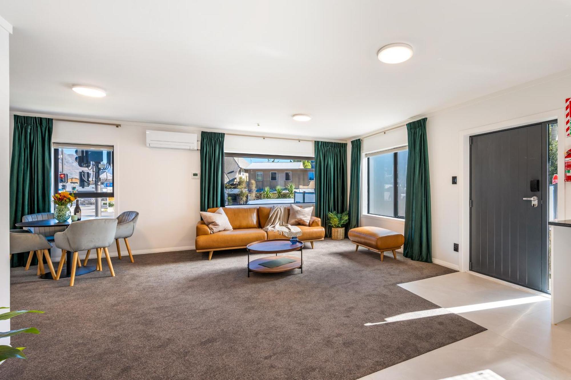 Luxe Suites & Apartments Queenstown Exterior photo