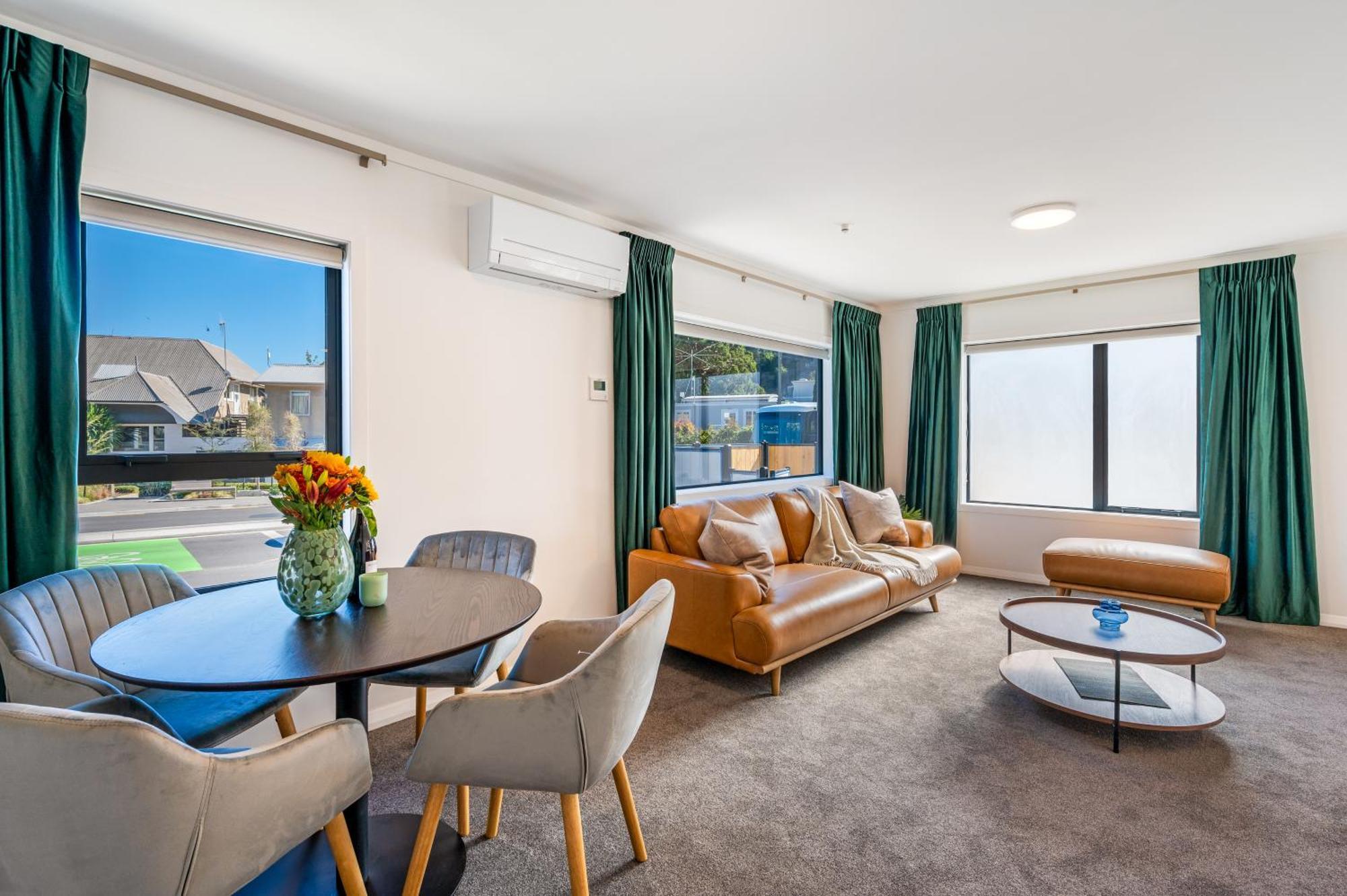 Luxe Suites & Apartments Queenstown Exterior photo