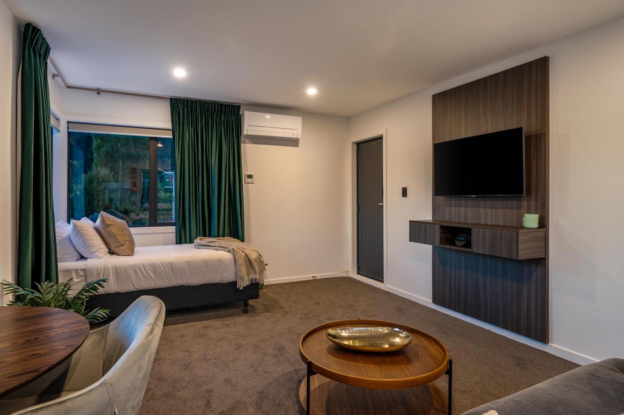 Luxe Suites & Apartments Queenstown Exterior photo