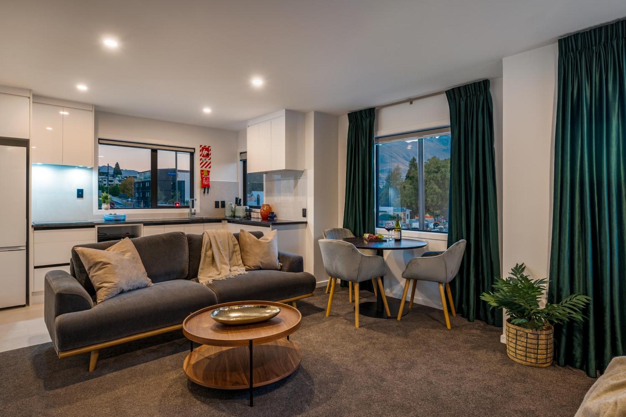 Luxe Suites & Apartments Queenstown Exterior photo
