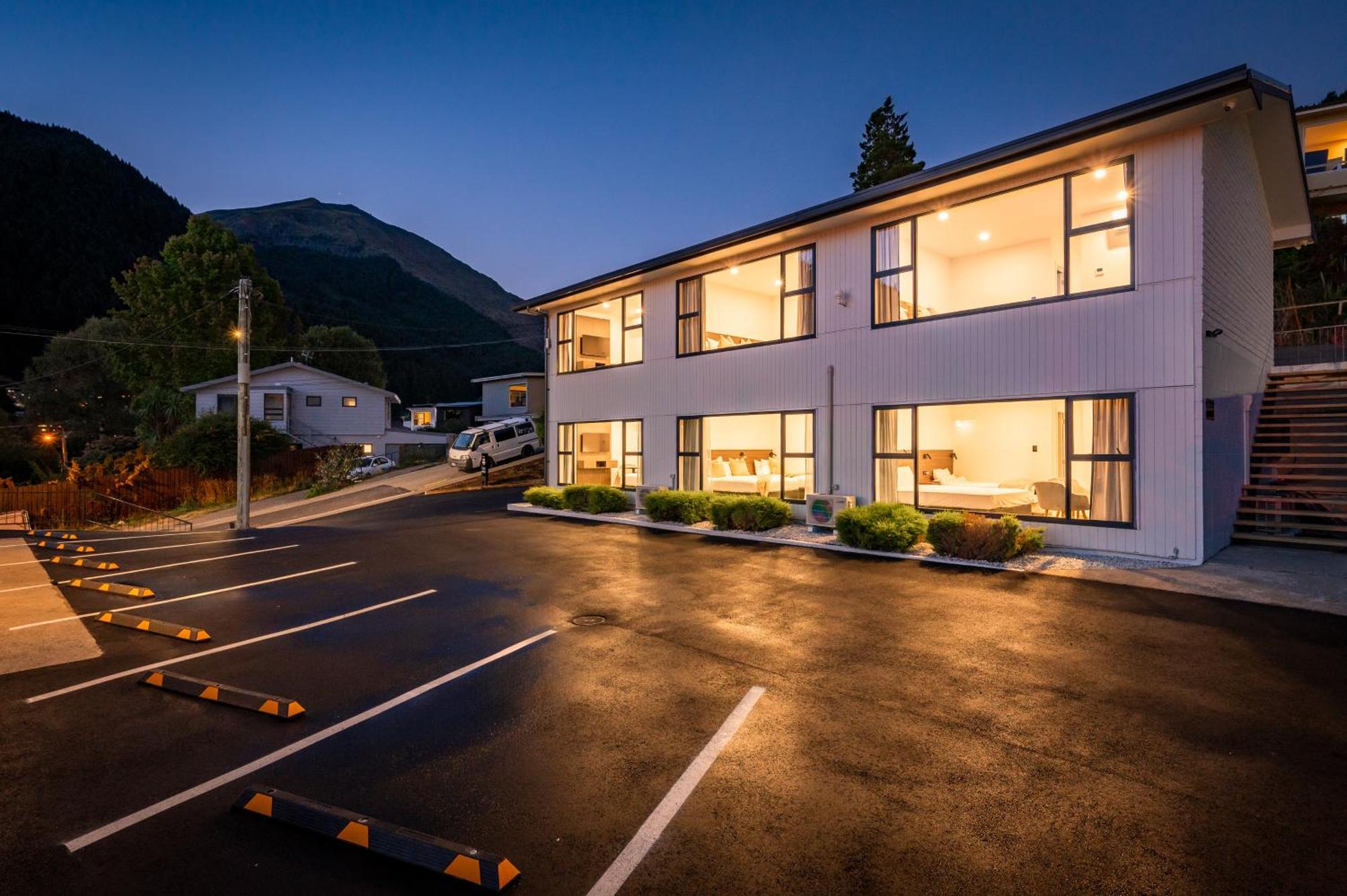 Luxe Suites & Apartments Queenstown Exterior photo