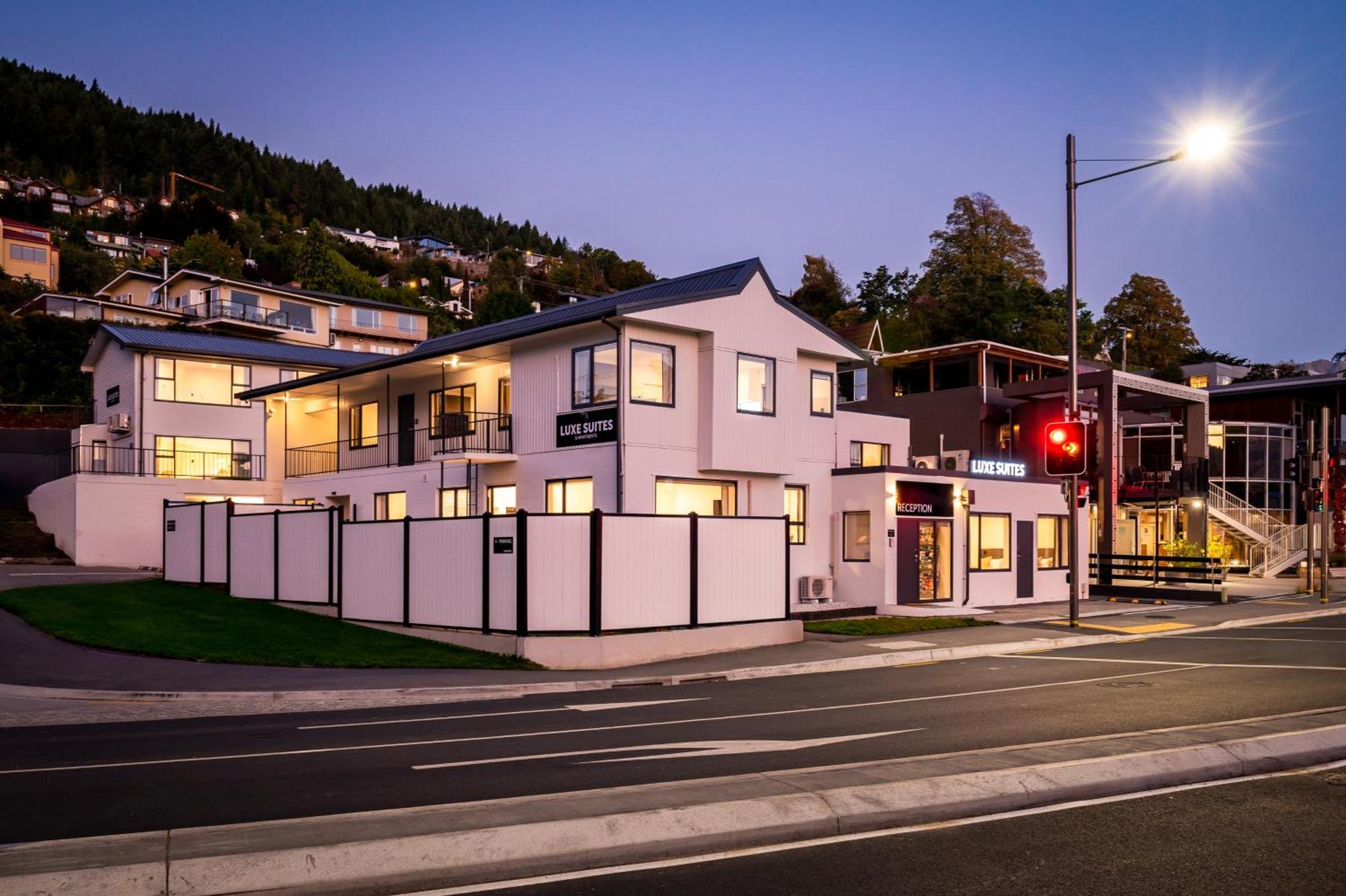 Luxe Suites & Apartments Queenstown Exterior photo
